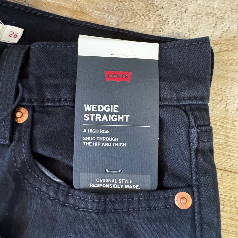 Levi's Black Wedgie Straight High-Rise Jeans (SZ 26x 28)